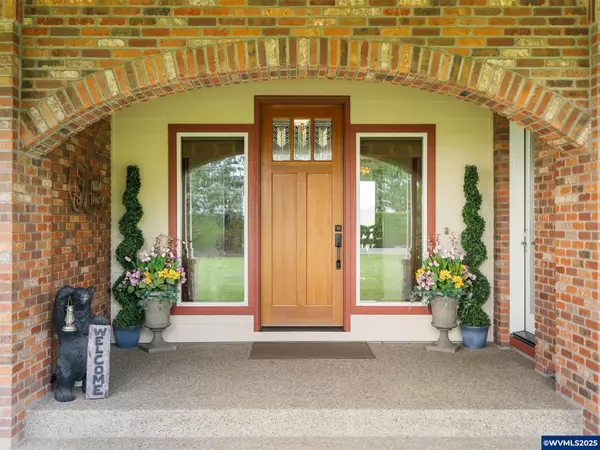 Hubbard, OR 97032,19601 Boones Ferry Rd NE NE