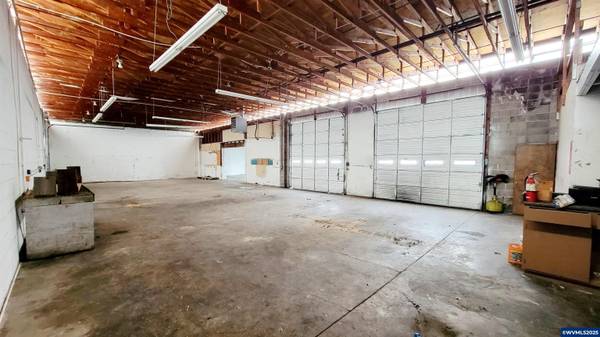 Salem, OR 97301,2060 Warner St NE NE