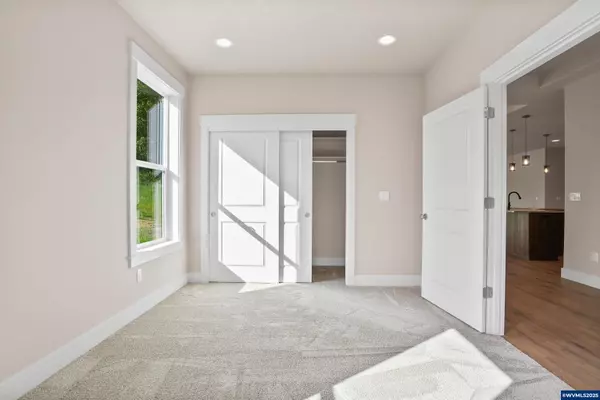 Mill City, OR 97360,195 Santiam Pointe Lp