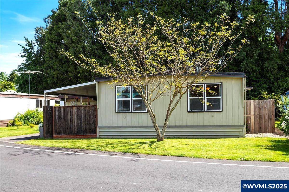 148 47th Av NE NE, Salem, OR 97301-5208
