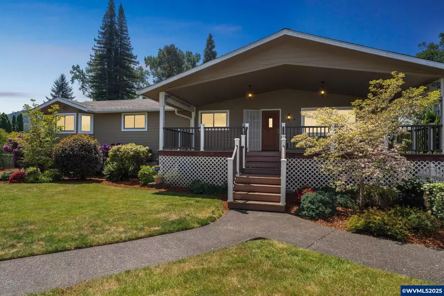 1732 Del Rio Rd, Roseburg, OR 97471