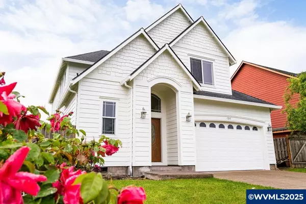 1211 Margaret St E E, Monmouth, OR 97361