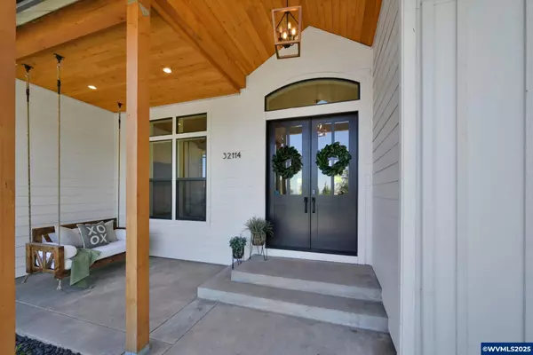 Creswell, OR 97424,32114 Deberry Rd