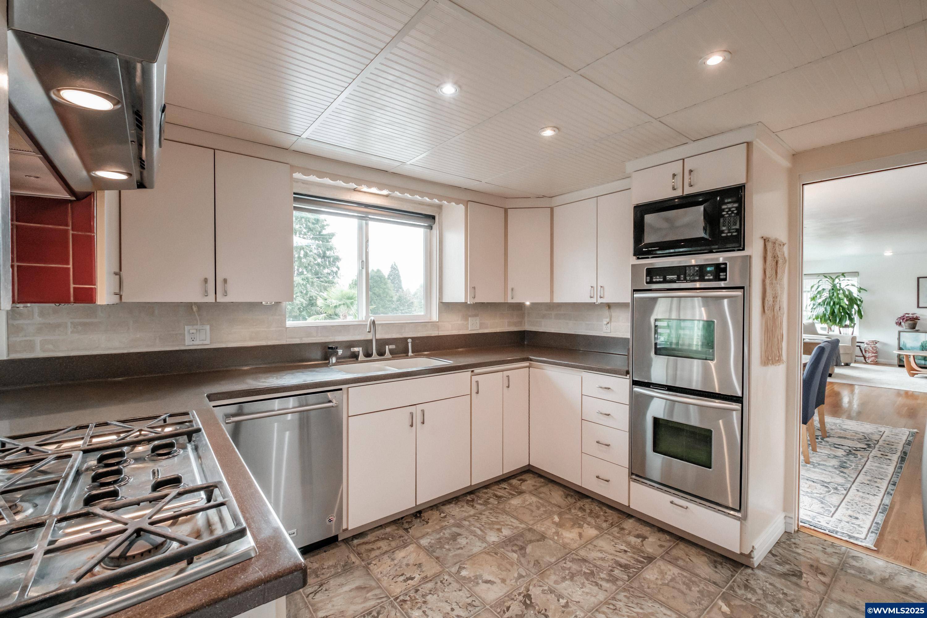 Salem, OR 97302,4068 Oakman St S S