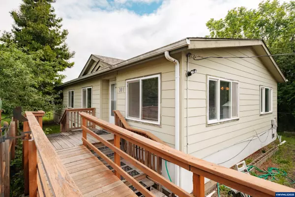 301 18th St, Philomath, OR 97370