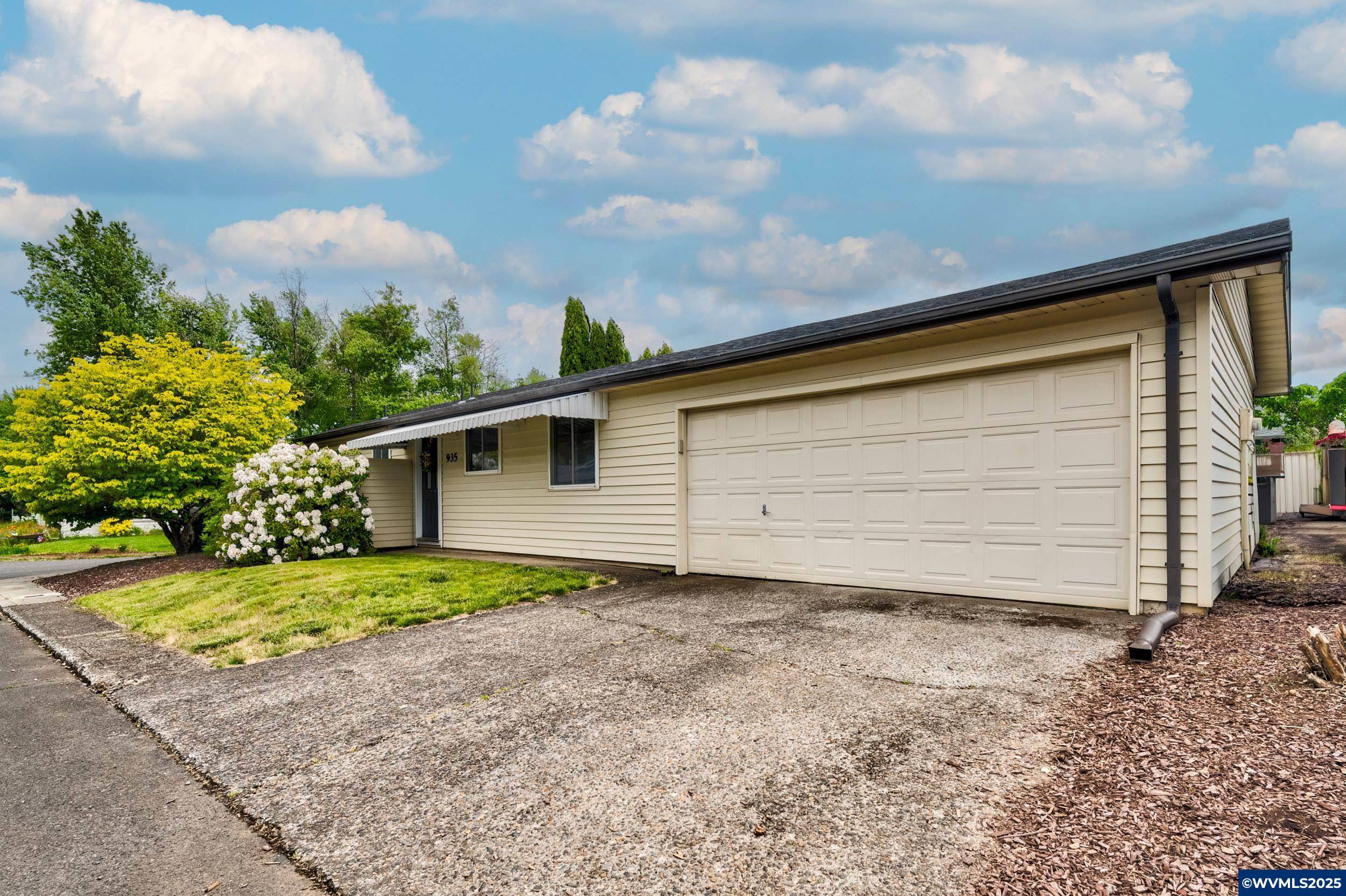 Salem, OR 97306,935 Genie Ct SE SE