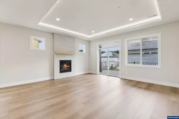 Silverton, OR 97381,773 Riley Dr