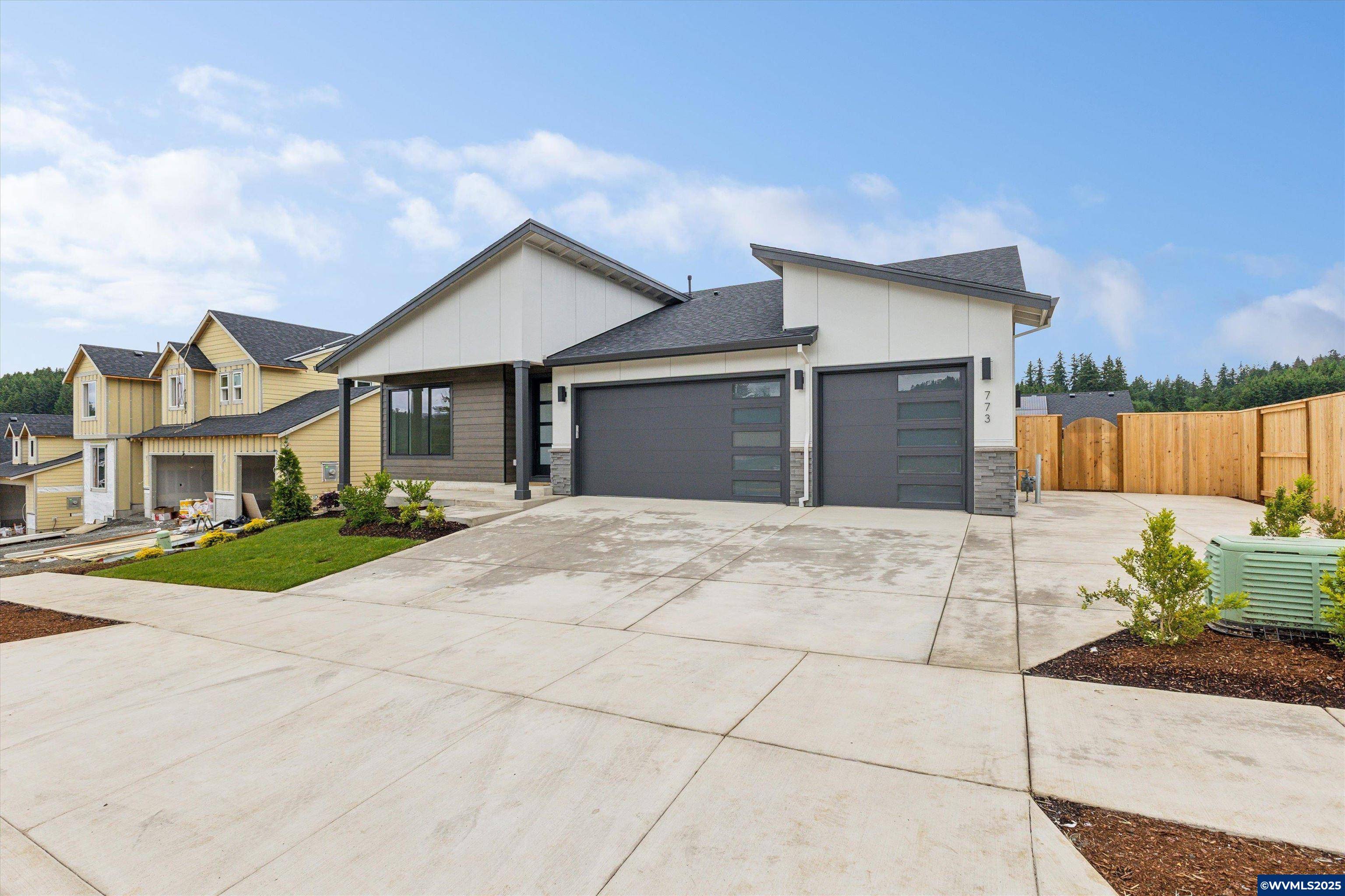 Silverton, OR 97381,773 Riley Dr