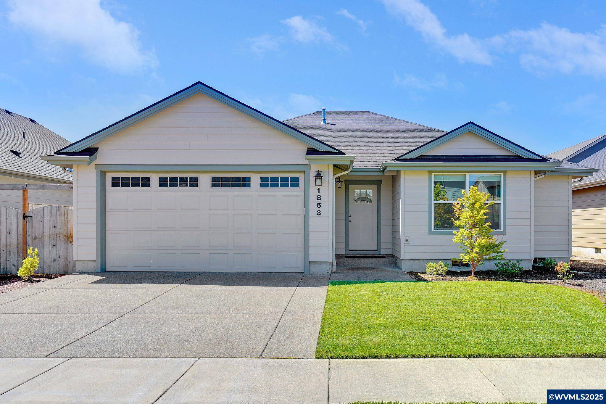1863 Blueberry St, Dallas, OR 97338