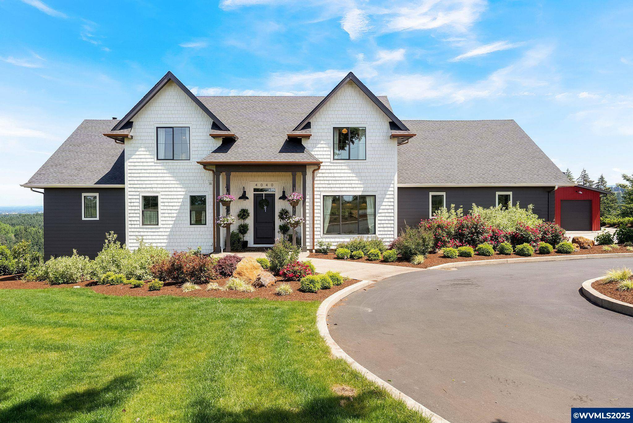 4040 Victor Point Rd NE NE, Silverton, OR 97381