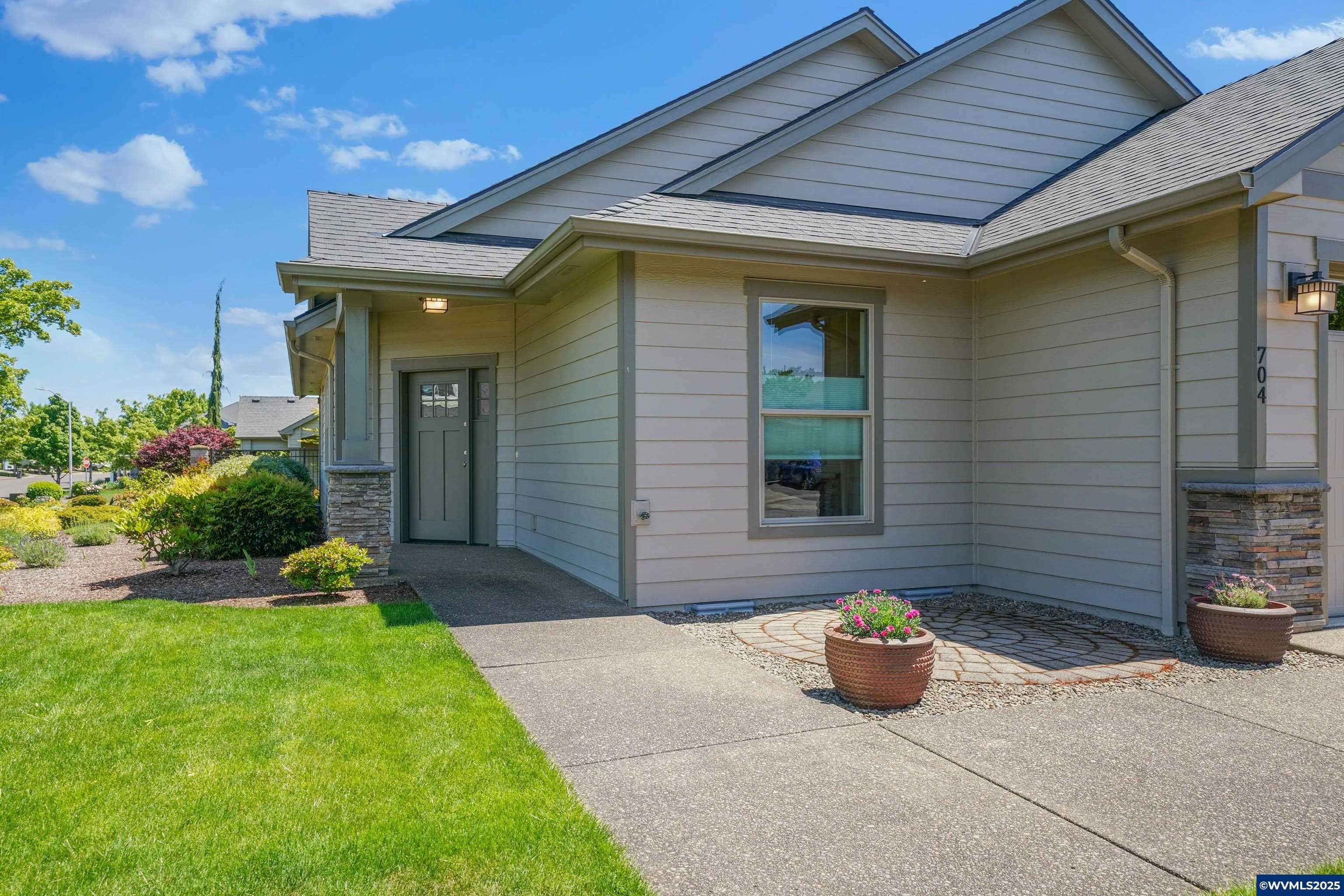 Dallas, OR 97338,704 Lynchet Ln