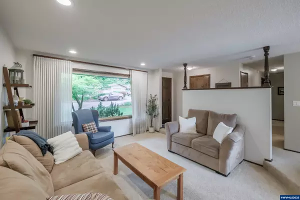 Salem, OR 97302,3892 Ash Av SE SE