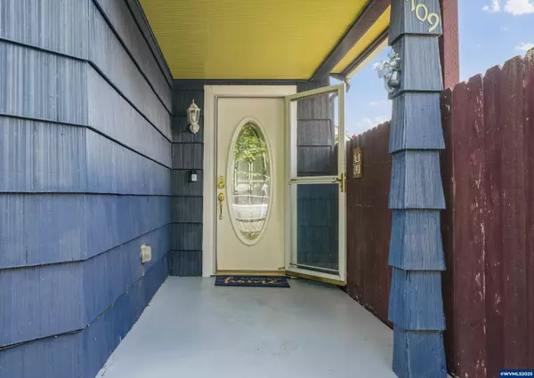 Stayton, OR 97383,1109 4th Av