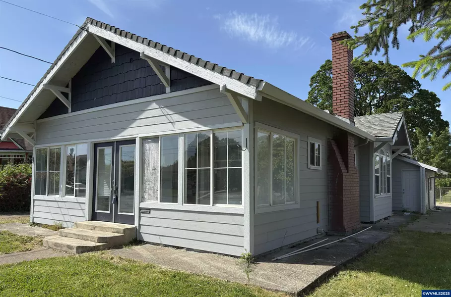 544 C St, Independence, OR 97351
