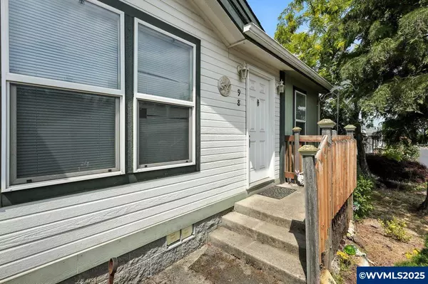 Silverton, OR 97381-1761,1015 Oak #98 St