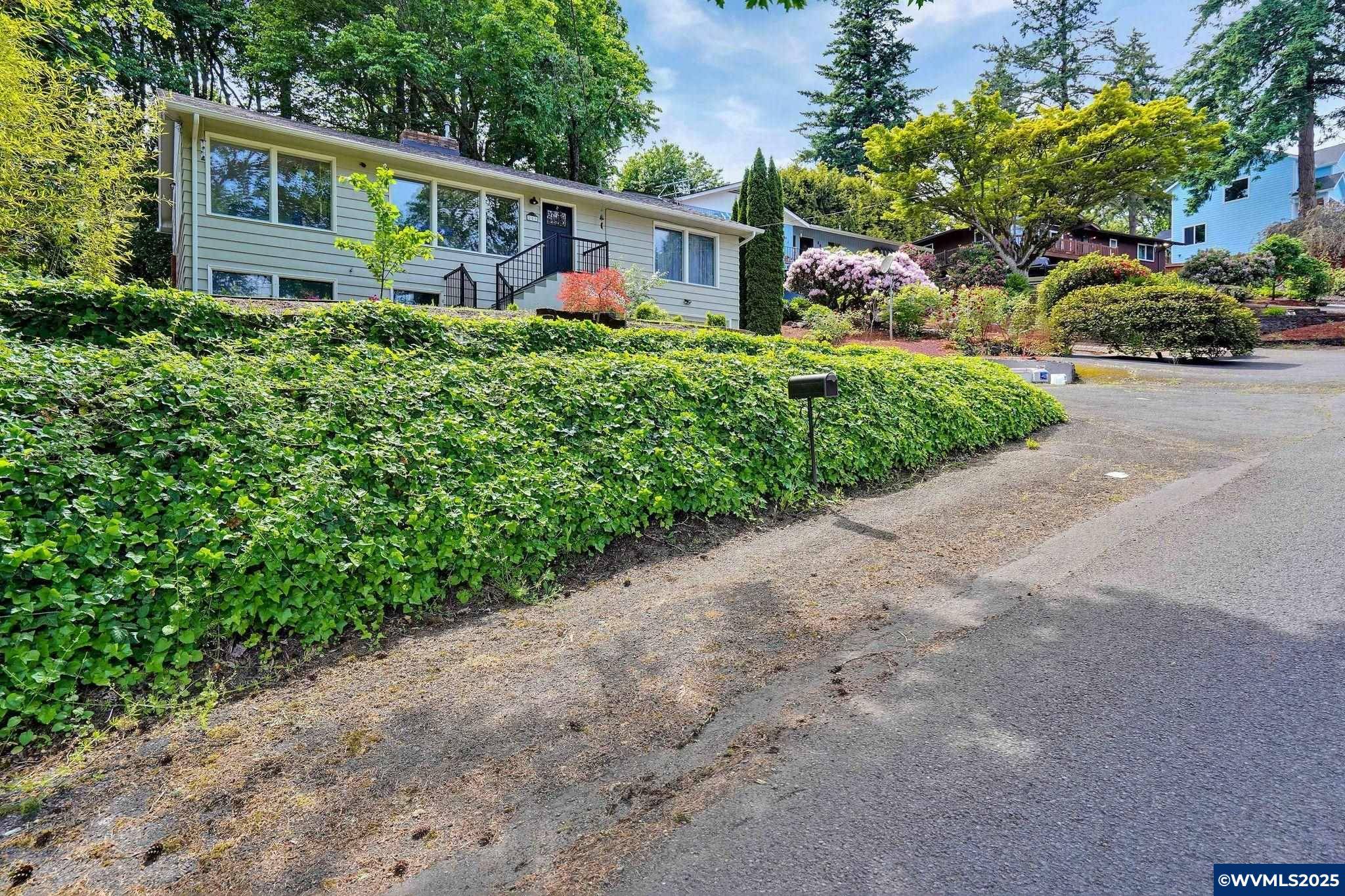 Salem, OR 97304,259 Stoneway Dr NW NW
