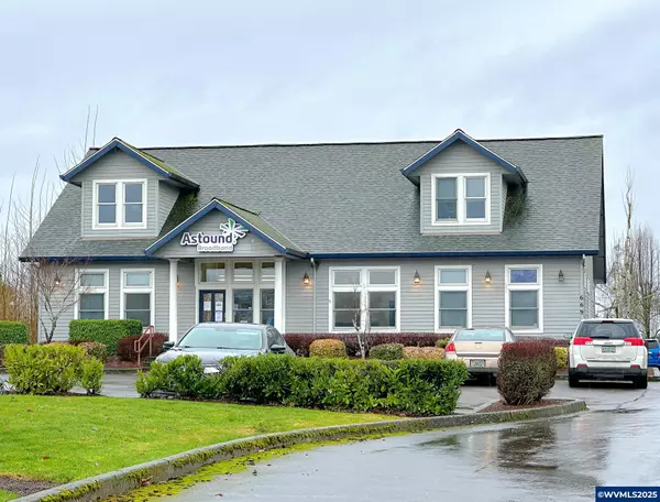 669 Ray J Glatt (Suite B) Cir, Woodburn, OR 97071