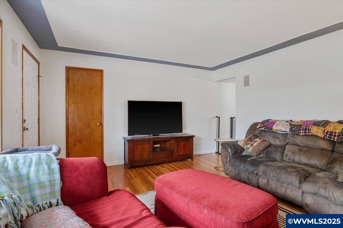 Salem, OR 97305,4086 Judy Av NE NE