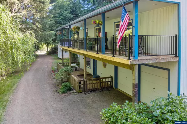 6100 Teal Creek Rd, Dallas, OR 97338