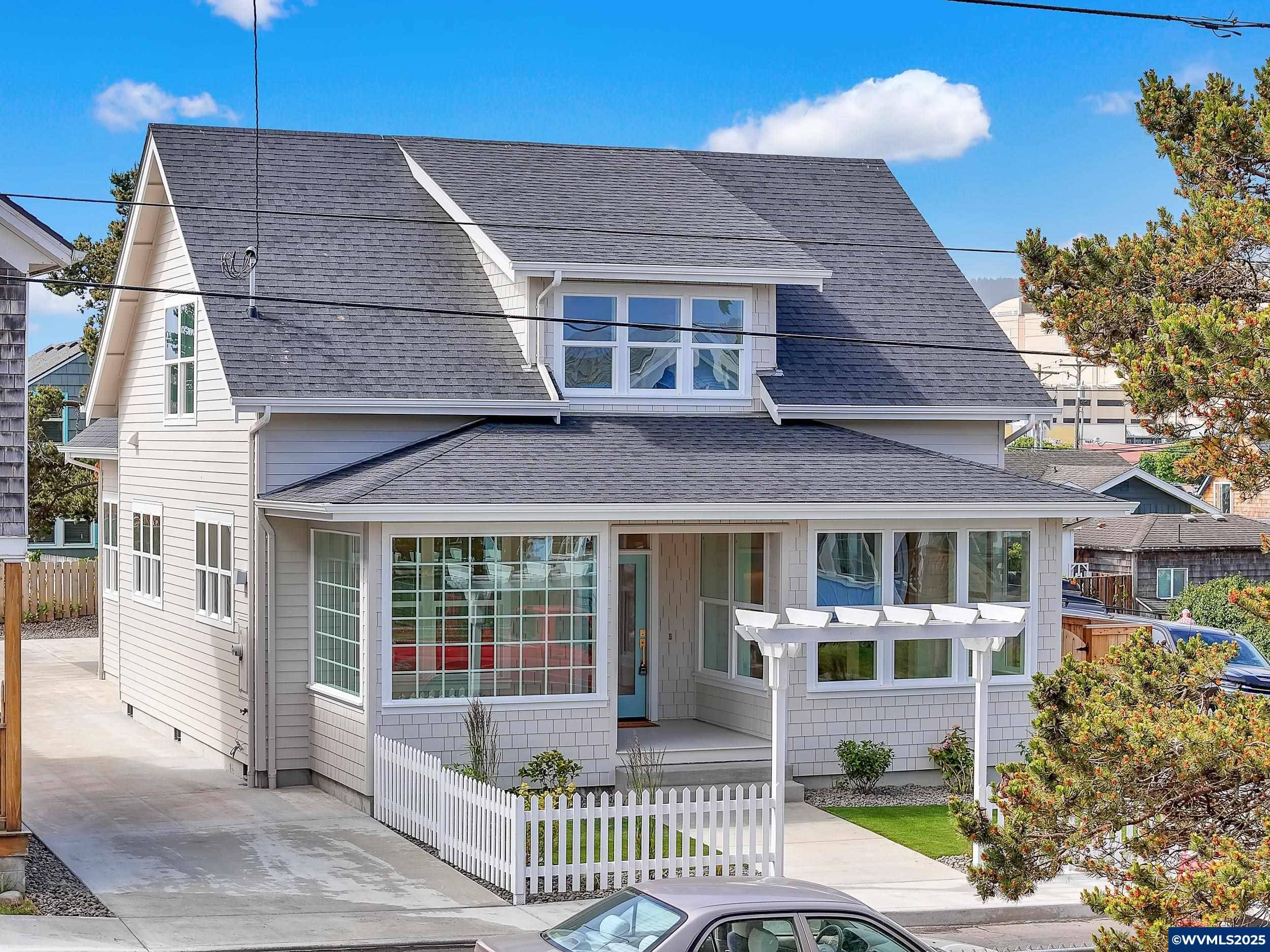 321 3rd Av, Seaside, OR 97138