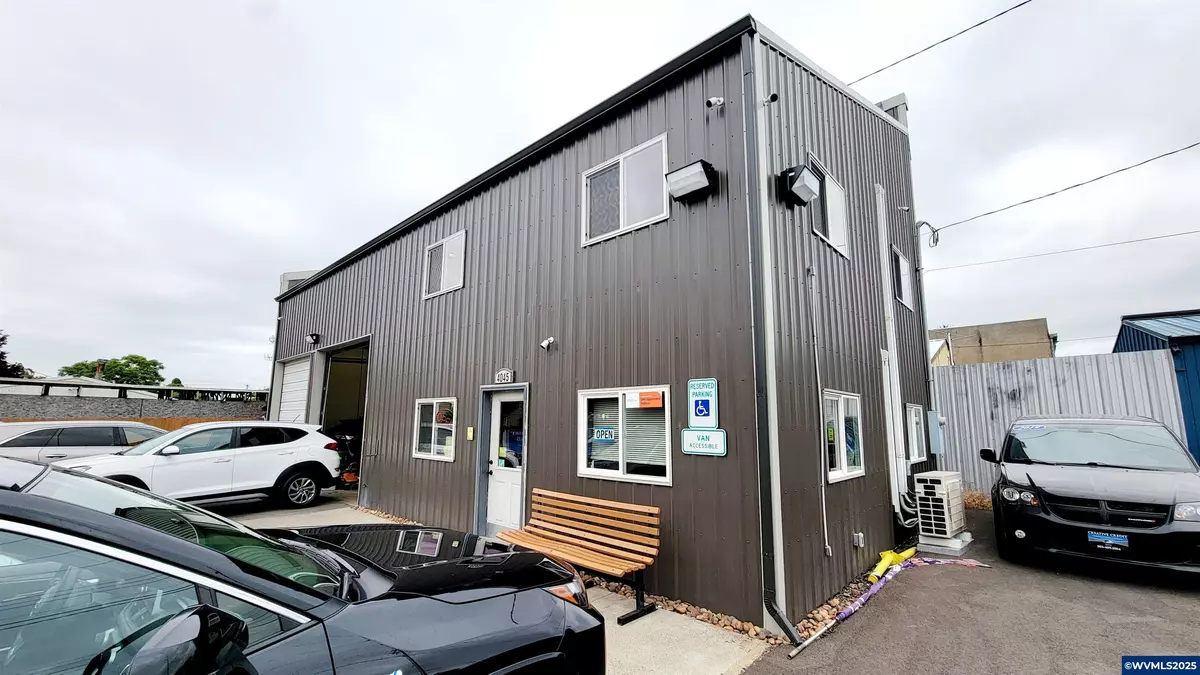 Salem, OR 97301-5486,4045 State St SE SE