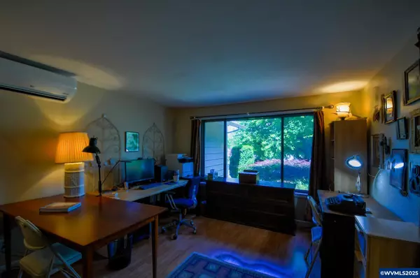 Salem, OR 97304,1060 Windemere Dr NW NW