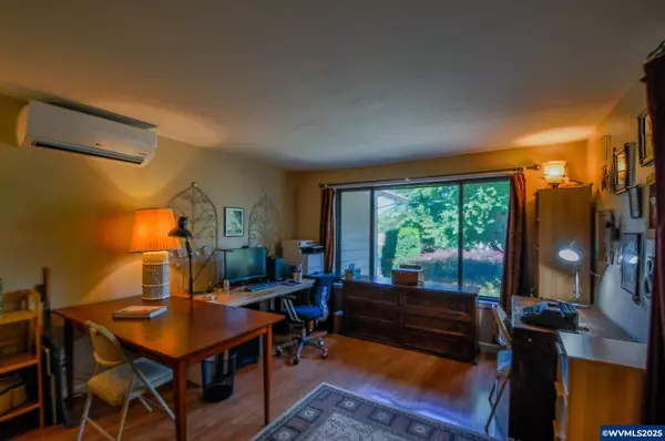 Salem, OR 97304,1060 Windemere Dr NW NW