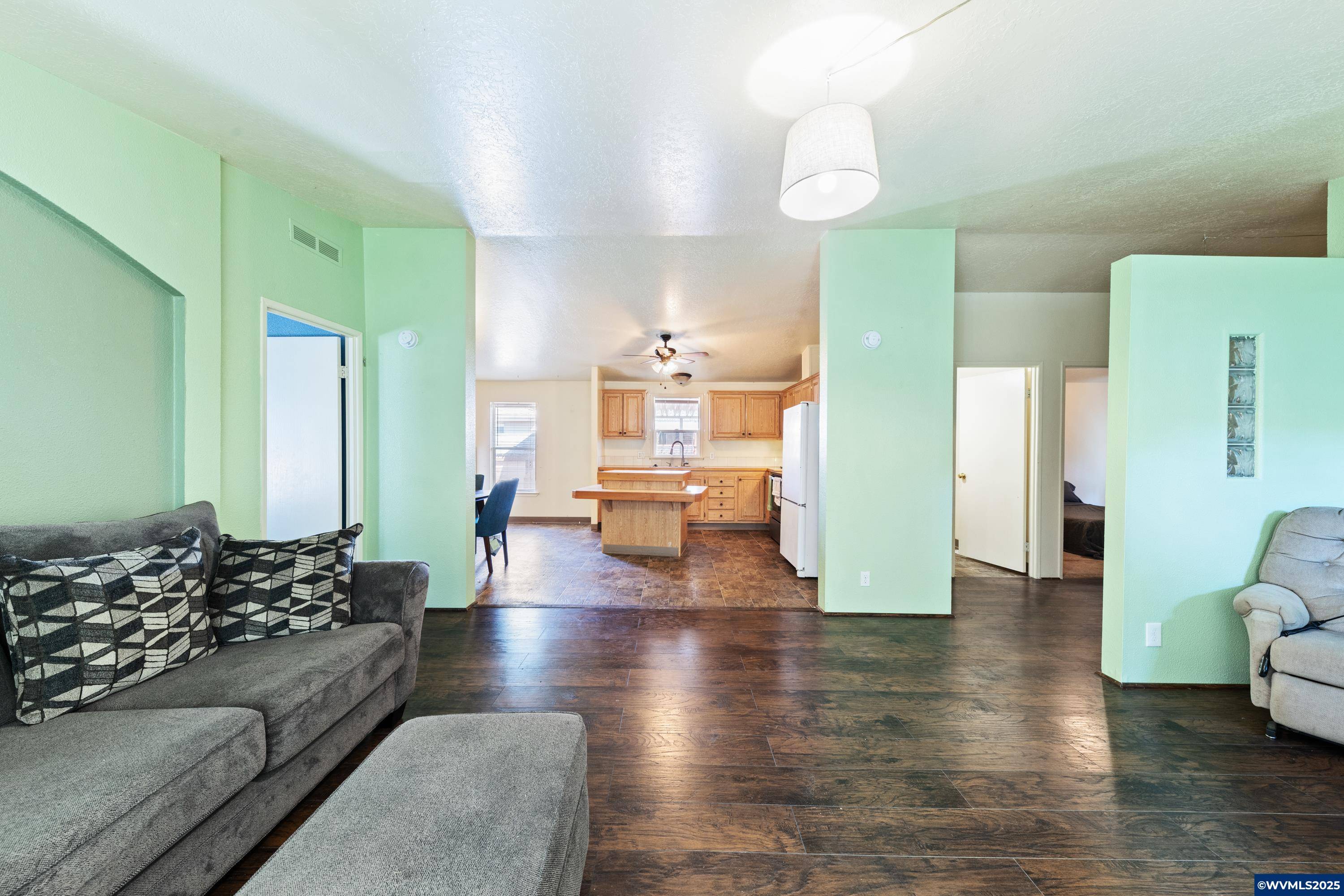 Salem, OR 97301,857 Hoffman Rd NE NE