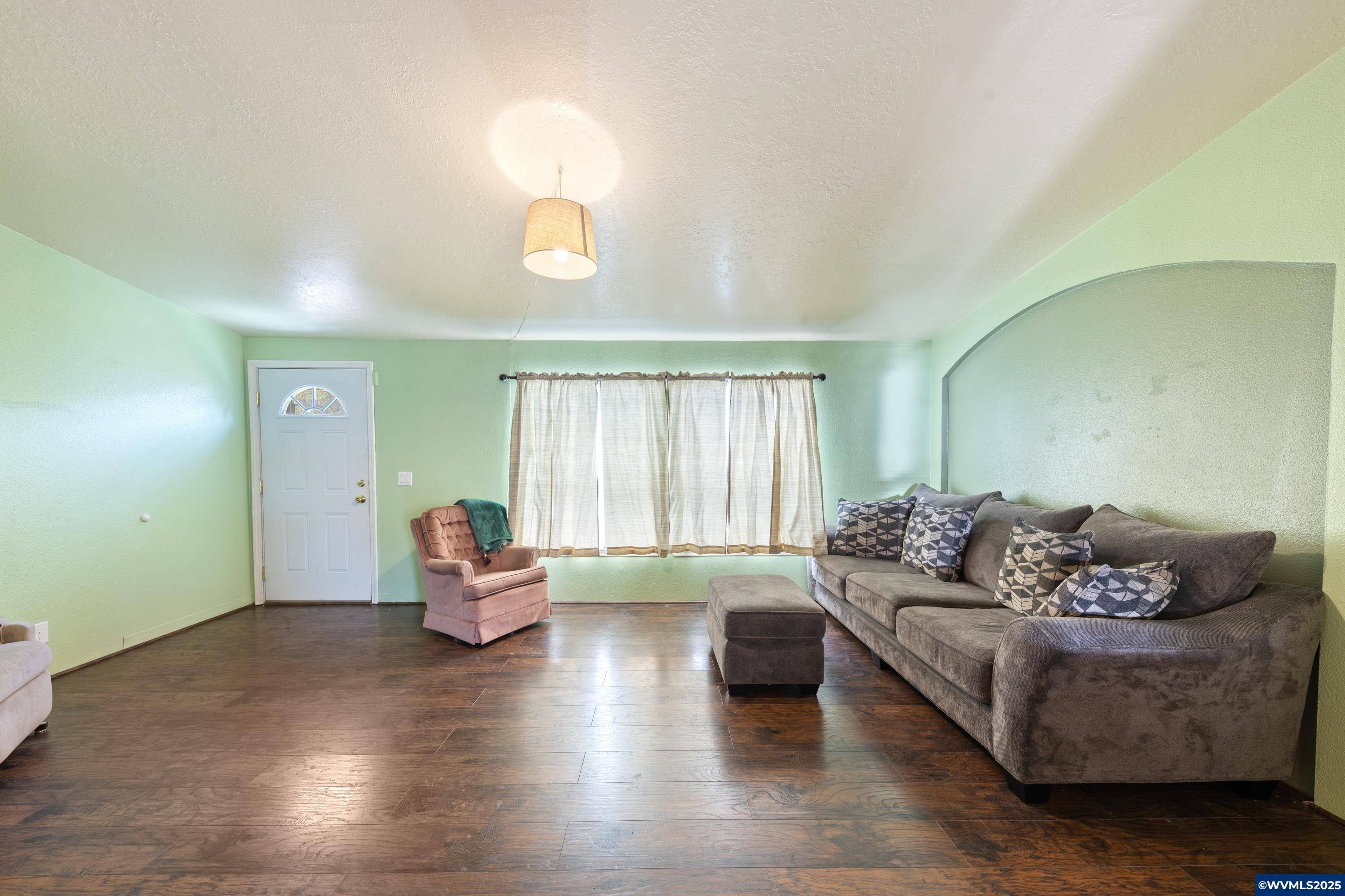 Salem, OR 97301,857 Hoffman Rd NE NE