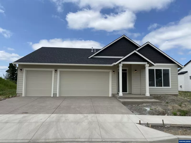 669 Parker Lp, Silverton, OR 97381