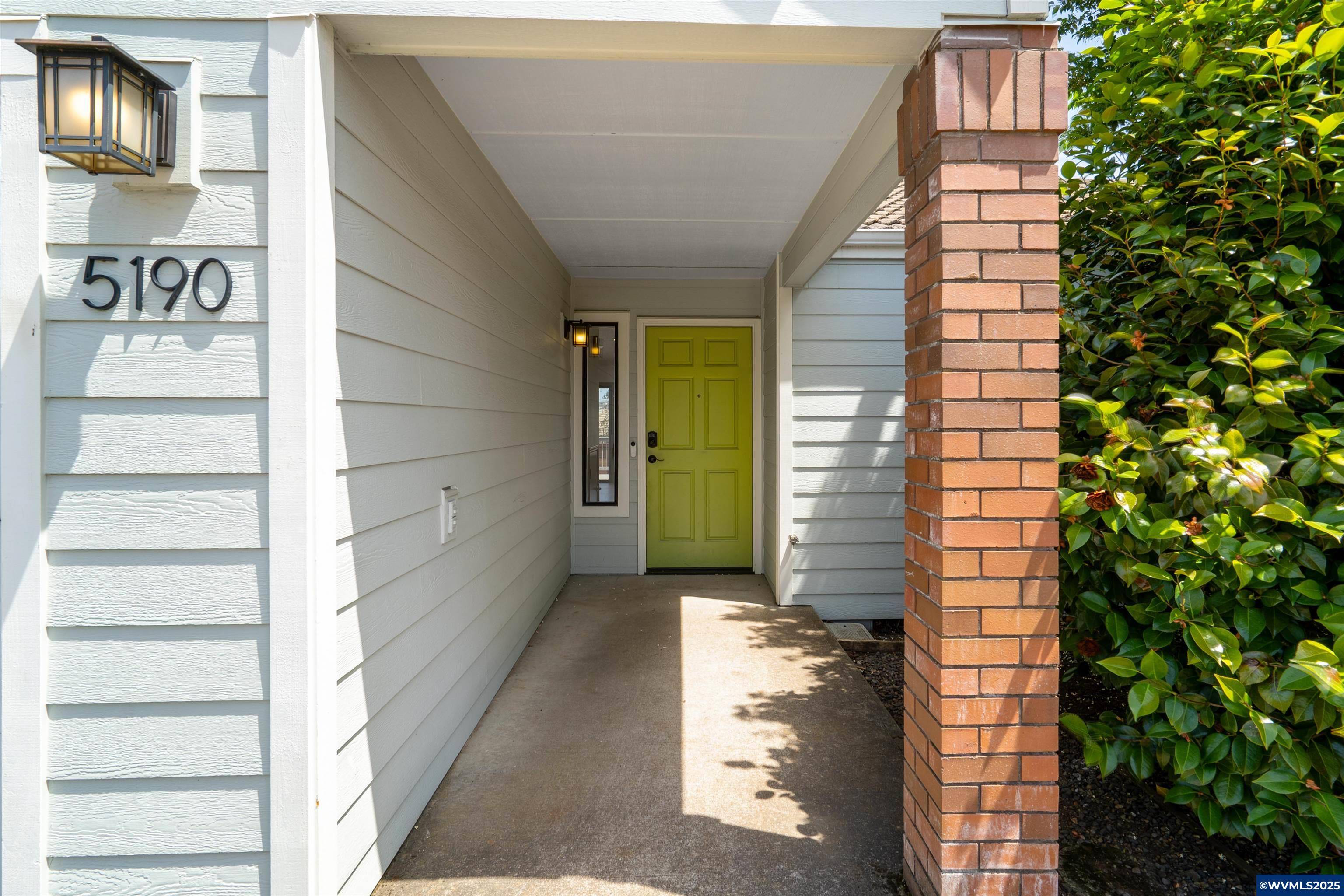 Salem, OR 97302,5190 Mountain Crest Wy S S