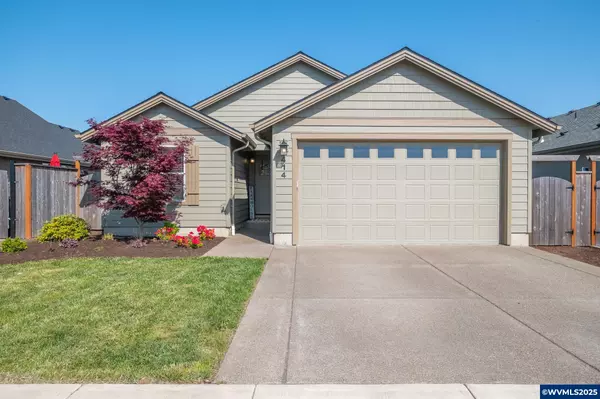 414 Ray St, Dallas, OR 97338