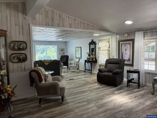 Salem, OR 97306,2120 Robins (#207) Ln SE SE