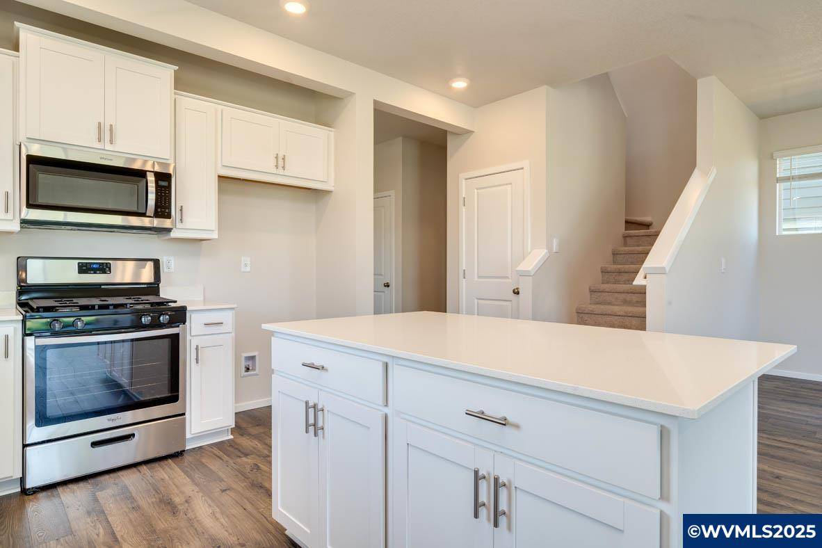Salem, OR 97301,274 Greencrest St