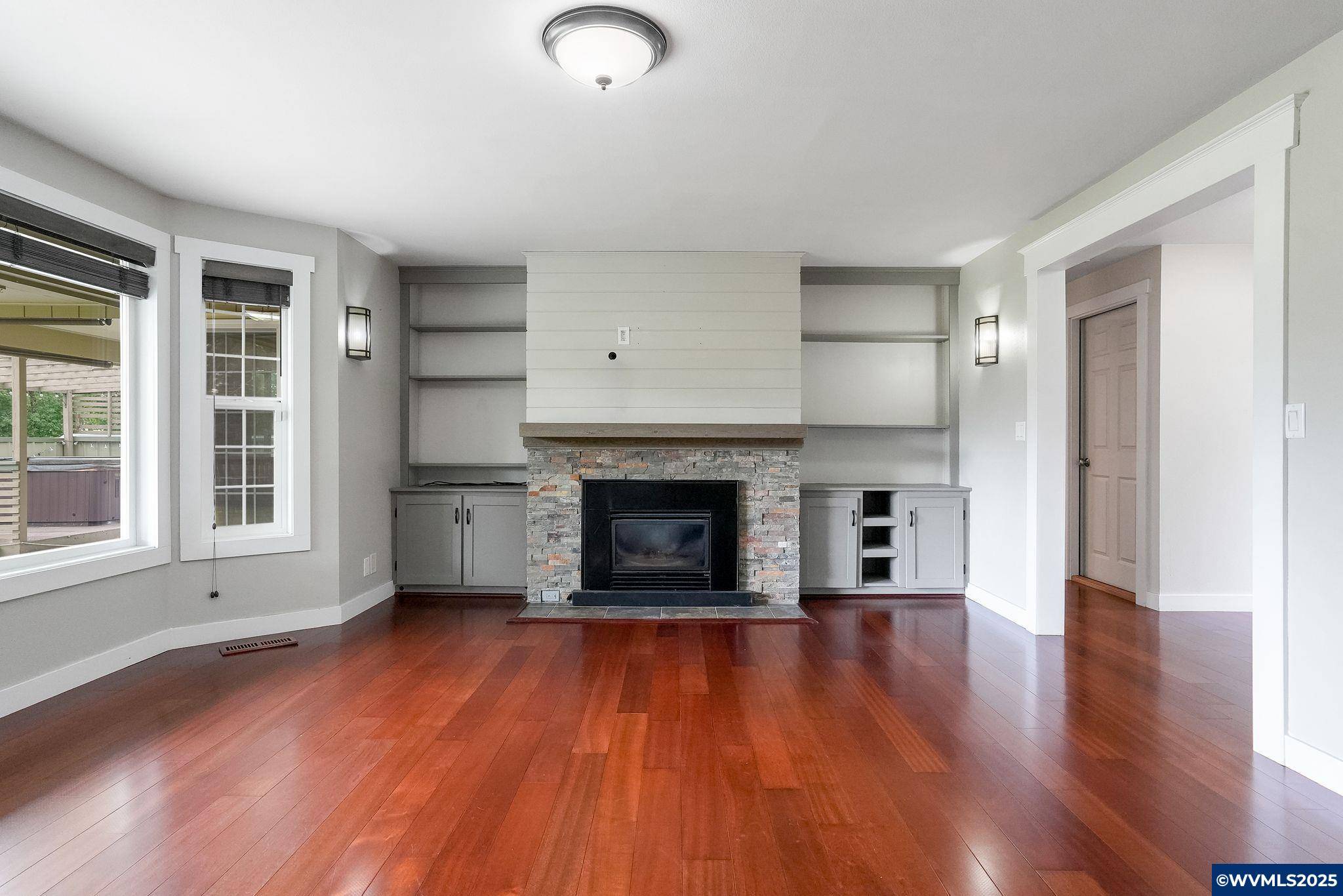Salem, OR 97317,927 Munkers Ct SE SE