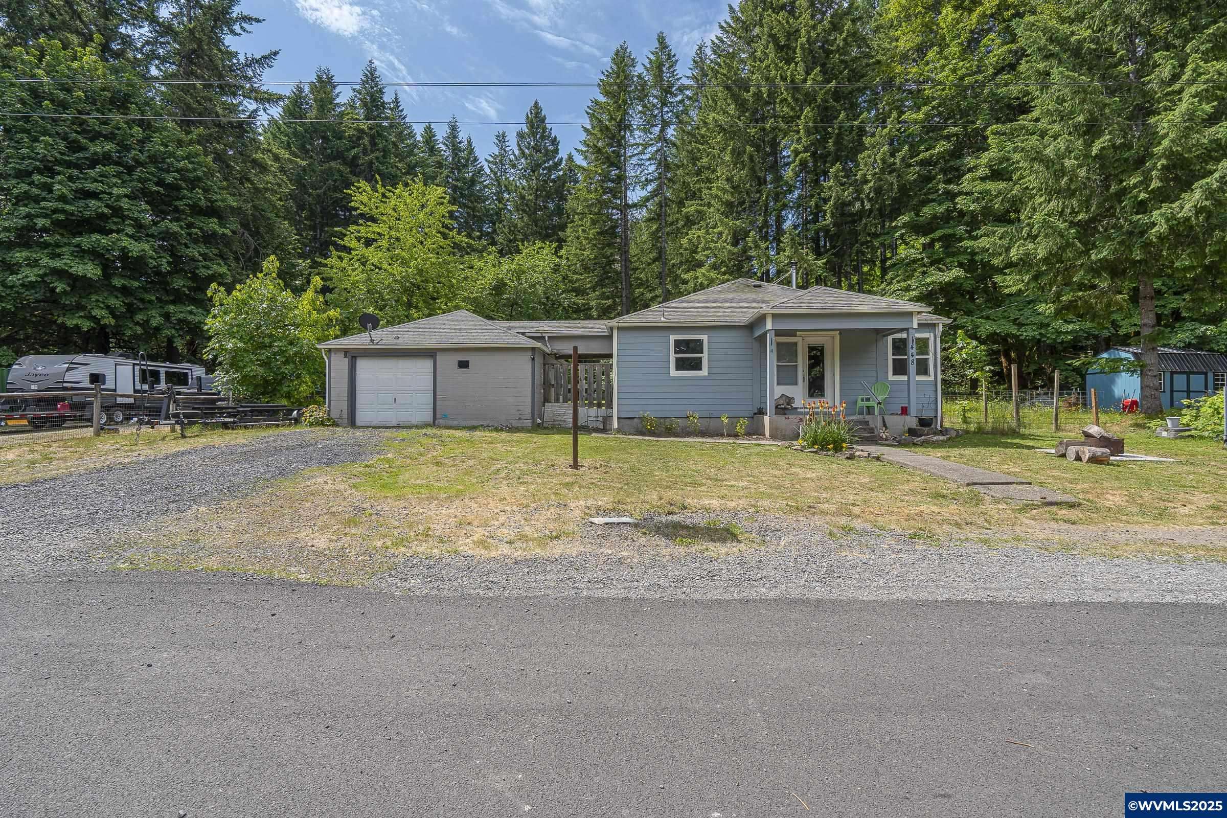 448 Mountain Av SE SE, Idanha, OR 97350