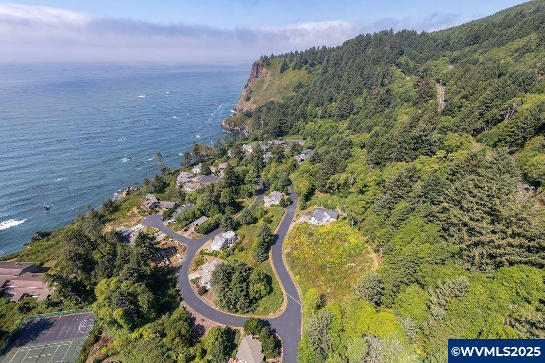 23 Sea Crest Dr, Otter Rock, OR 97396