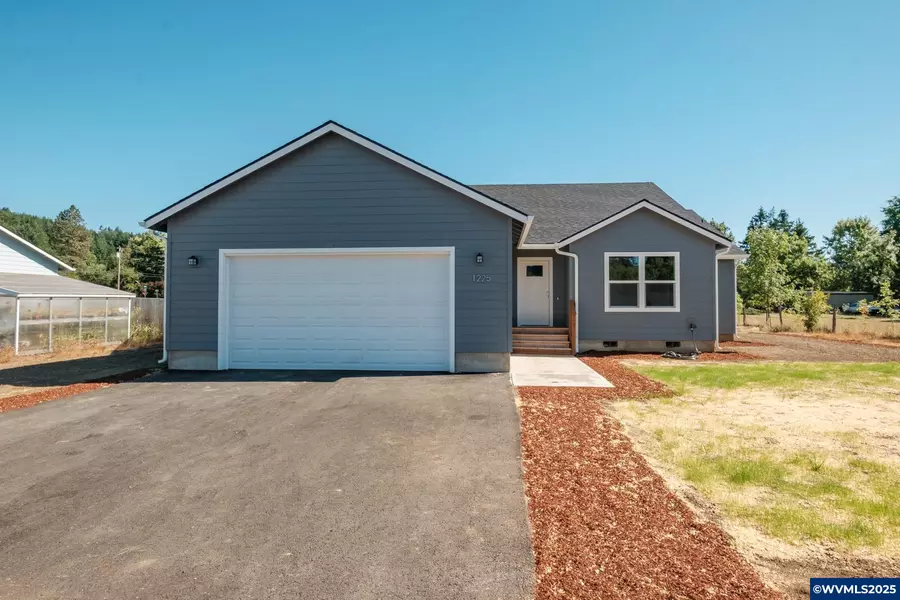 1225 49th St, Sweet Home, OR 97383