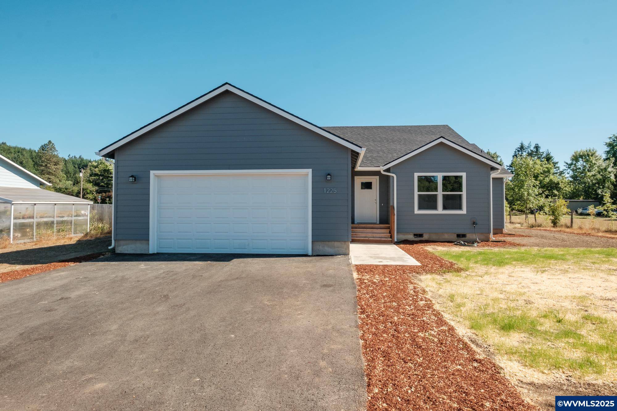 1225 49th St, Sweet Home, OR 97383