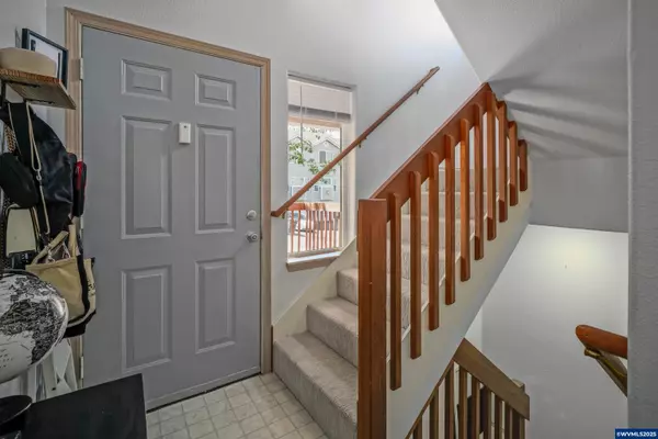 Salem, OR 97306,1530 Madelyn Av SE SE