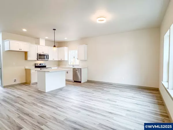 Salem, OR 97304,1174 7th St NW NW