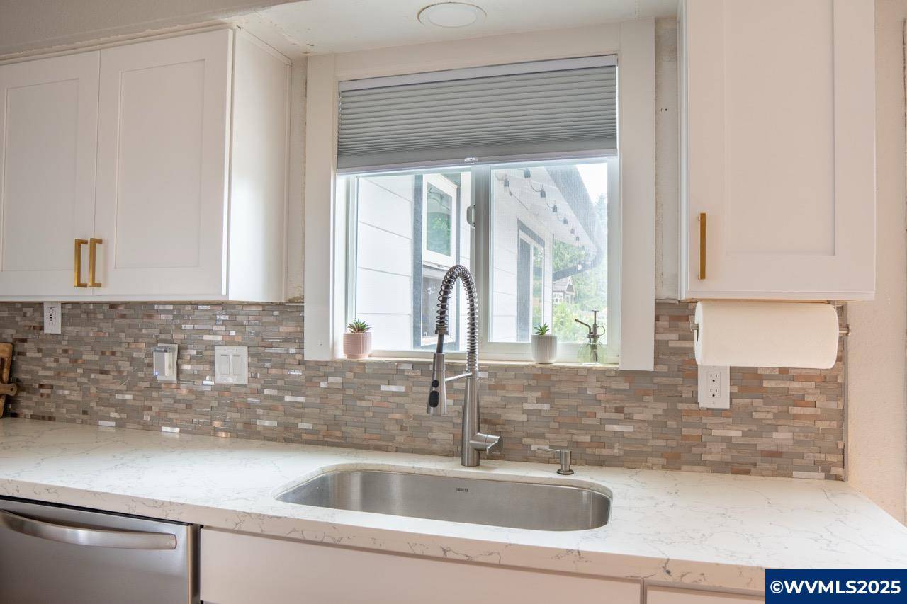 Woodburn, OR 97071,325 Brown St