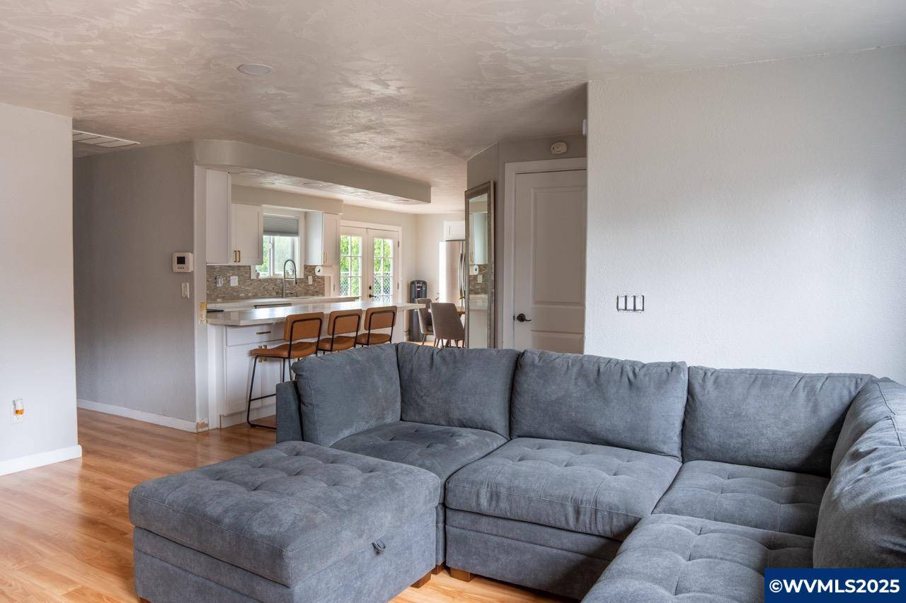 Woodburn, OR 97071,325 Brown St