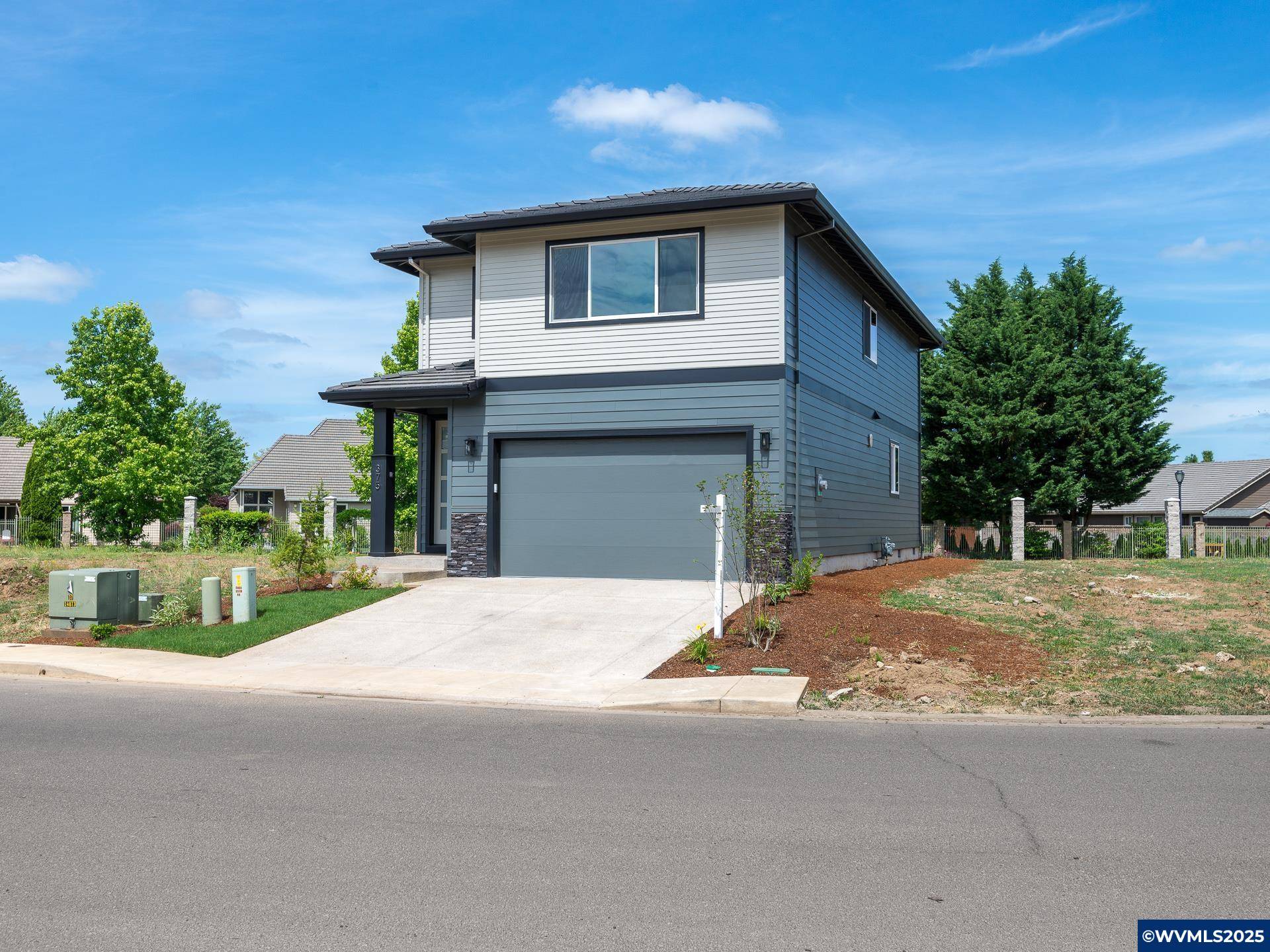 Creswell, OR 97426,375 Sunday Dr