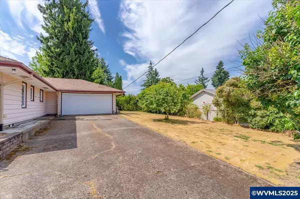 Salem, OR 97302,3301 Bluff Av SE SE