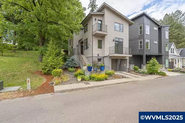 1892 Cousteau Lp SE SE, Salem, OR 97302