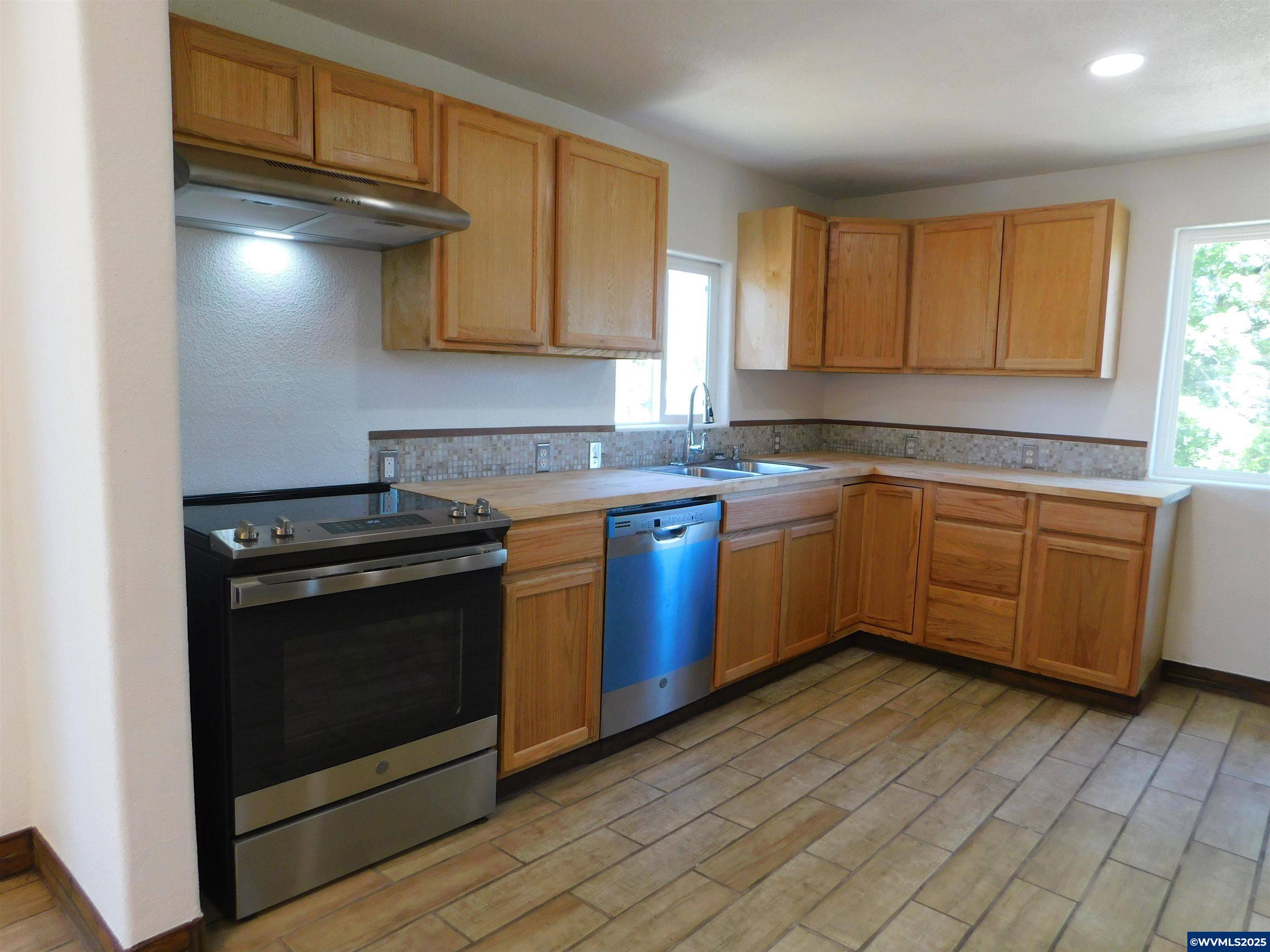 Lebanon, OR 97355,1495 Cascade Dr
