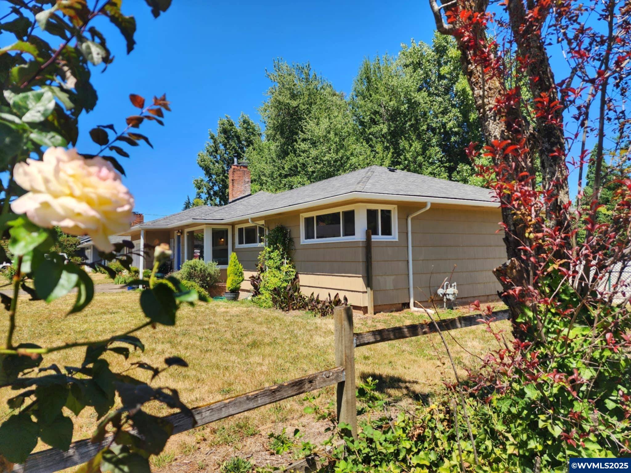 Salem, OR 97302,1391 Marilyn St SE SE