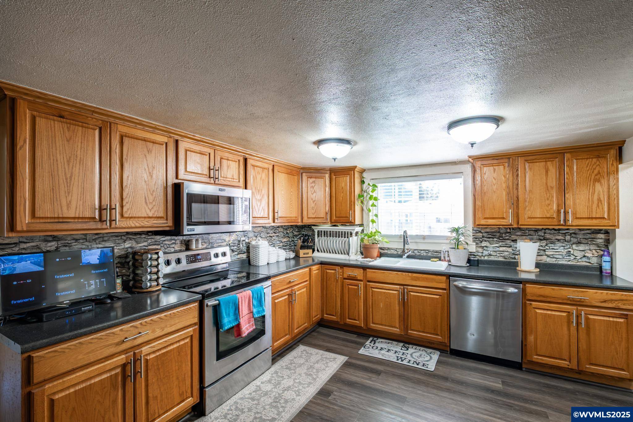 Sweet Home, OR 97386,2418 Harding St