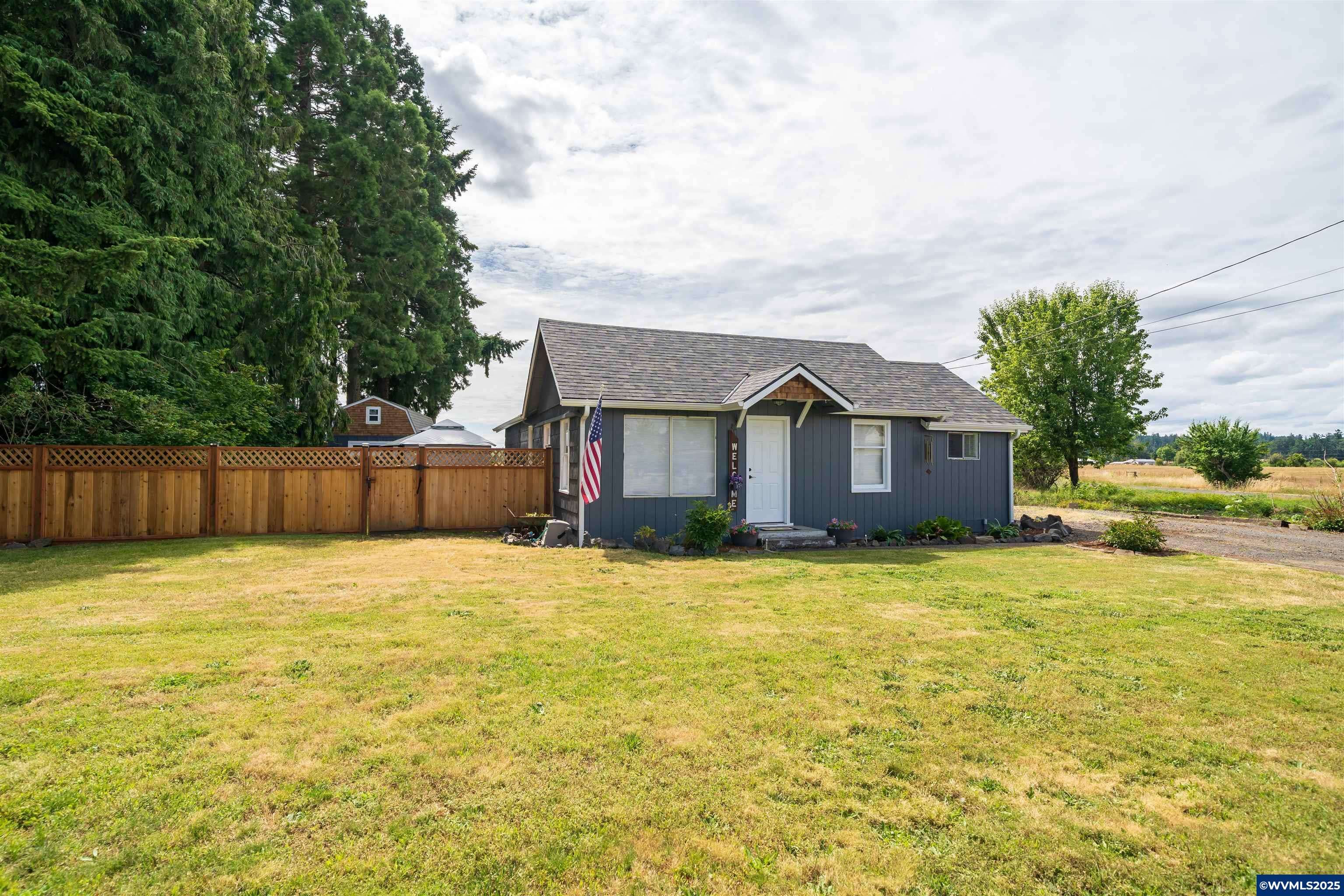 553 11th St, Aumsville, OR 97325